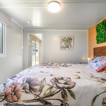 Cosy Cabin To Stay Even Better Than Glamping Pukekohe Esterno foto