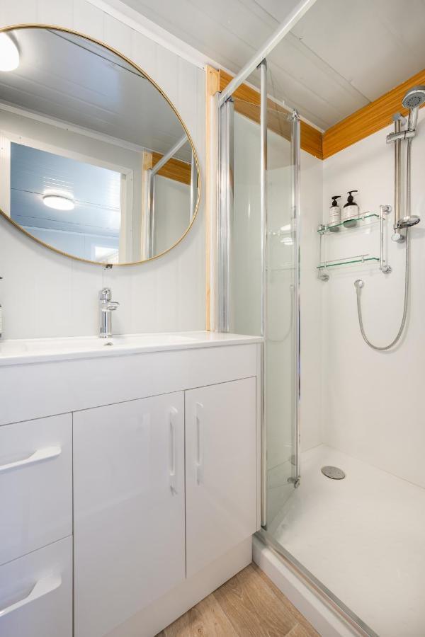 Cosy Cabin To Stay Even Better Than Glamping Pukekohe Esterno foto